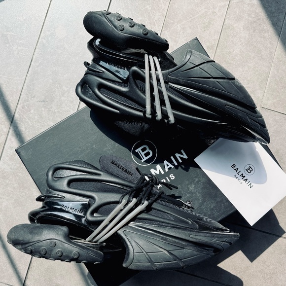 *IN BOX* Rare Balmain Black Unicorn • Size Men’s 13
